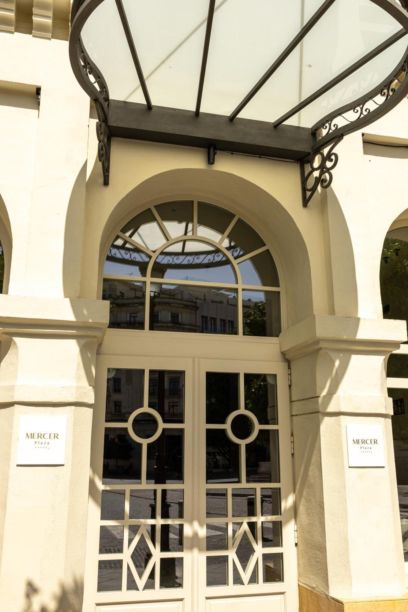 Mercer Plaza Sevilla 5 Gl Exterior photo